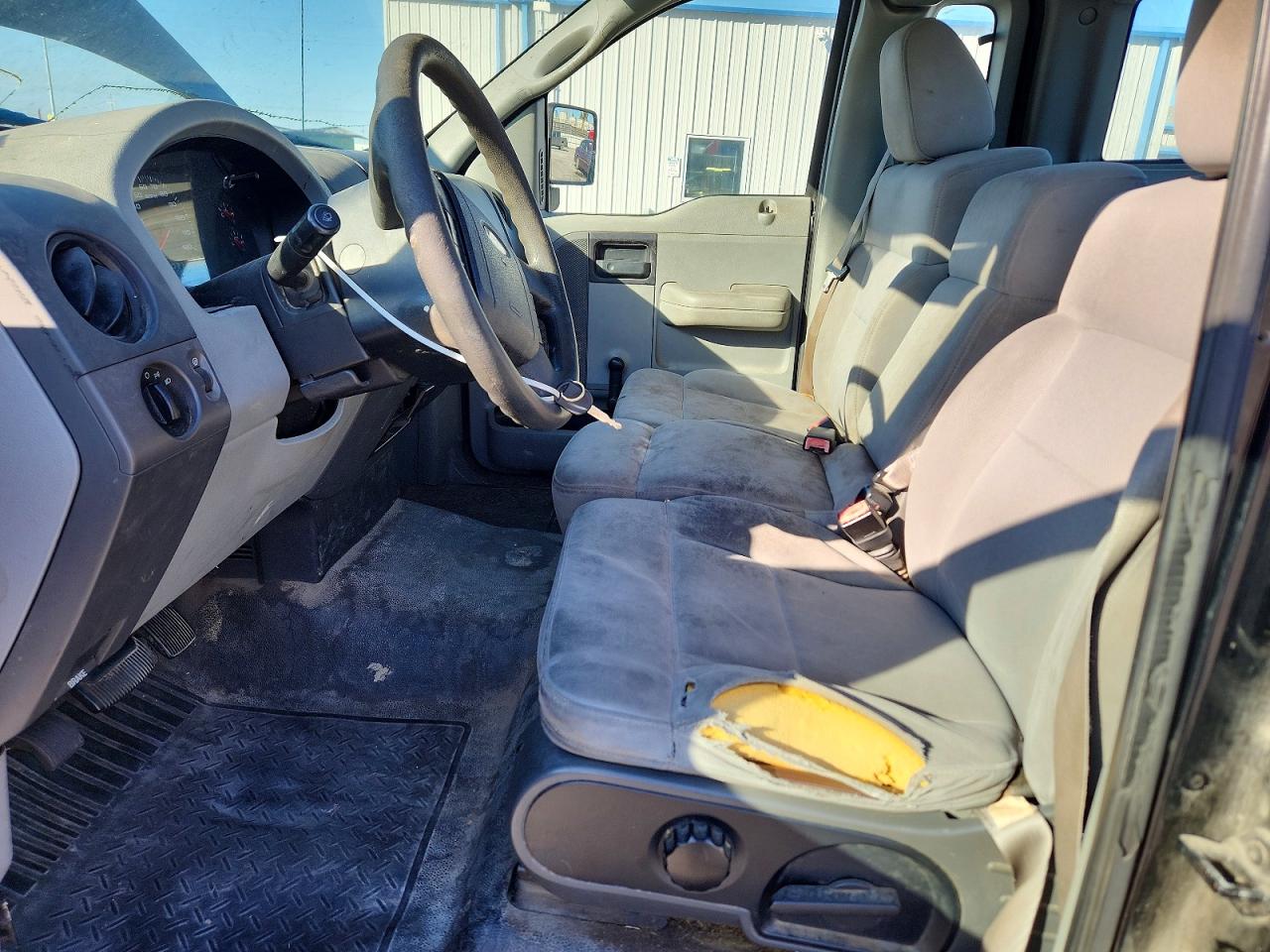 2005 Ford F150 Black vin: 1FTRF12285NB31665