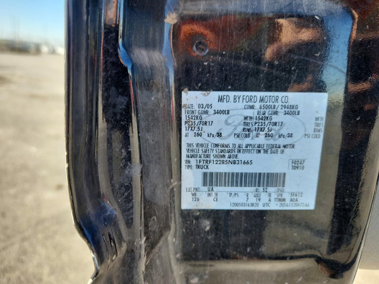 2005 Ford F150 Black vin: 1FTRF12285NB31665