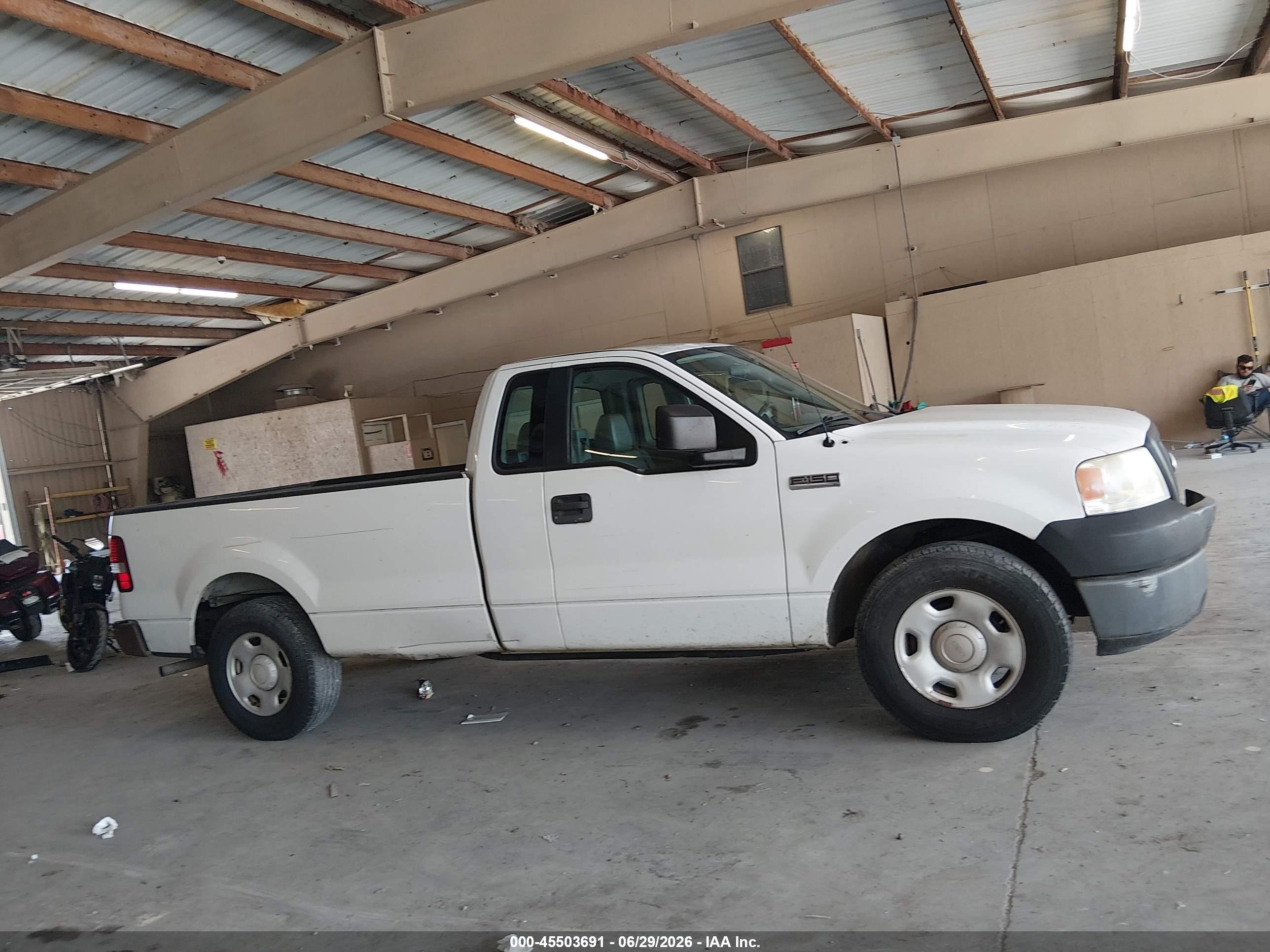2006 Ford F-150 Stx/xl/xlt White vin: 1FTRF12286KB37145