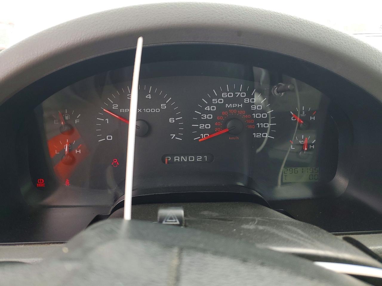 2006 Ford F150 White vin: 1FTRF12286NA82243