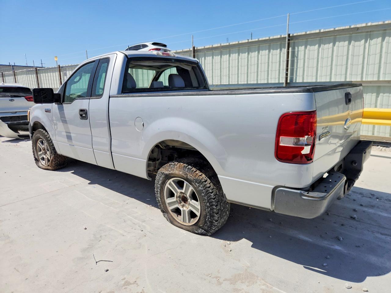 2006 Ford F150 Silver vin: 1FTRF12286NB83704