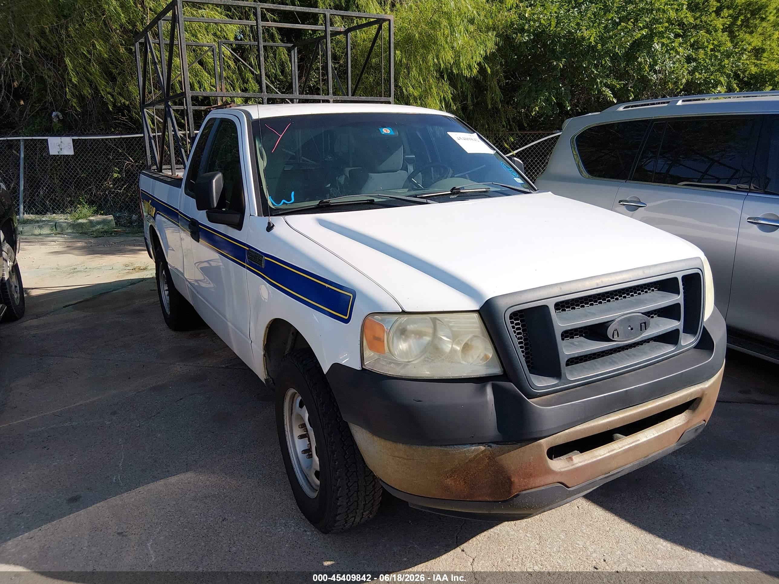 2007 Ford F-150 Stx/xl/xlt White vin: 1FTRF12287KC19667