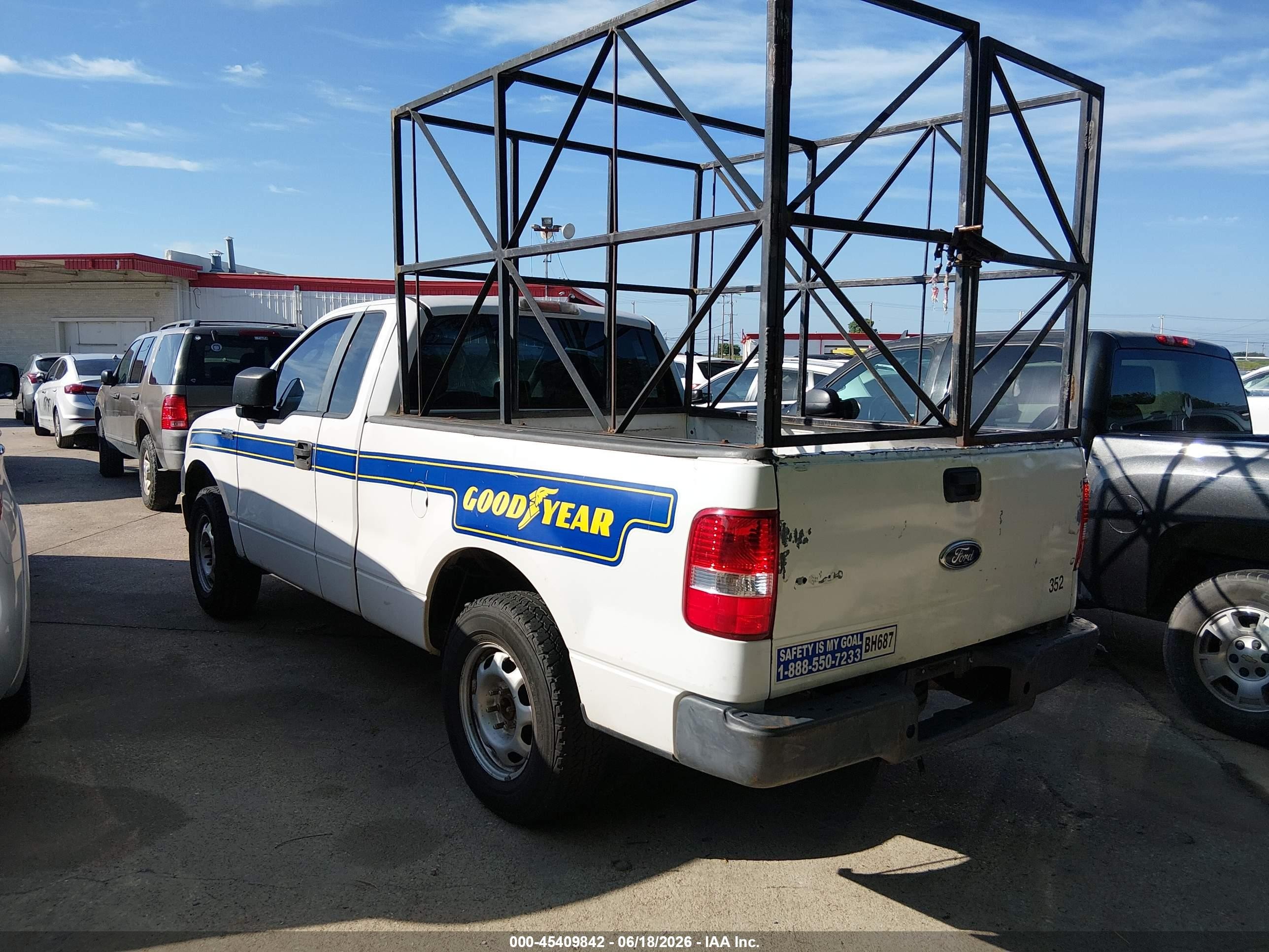 2007 Ford F-150 Stx/xl/xlt White vin: 1FTRF12287KC19667