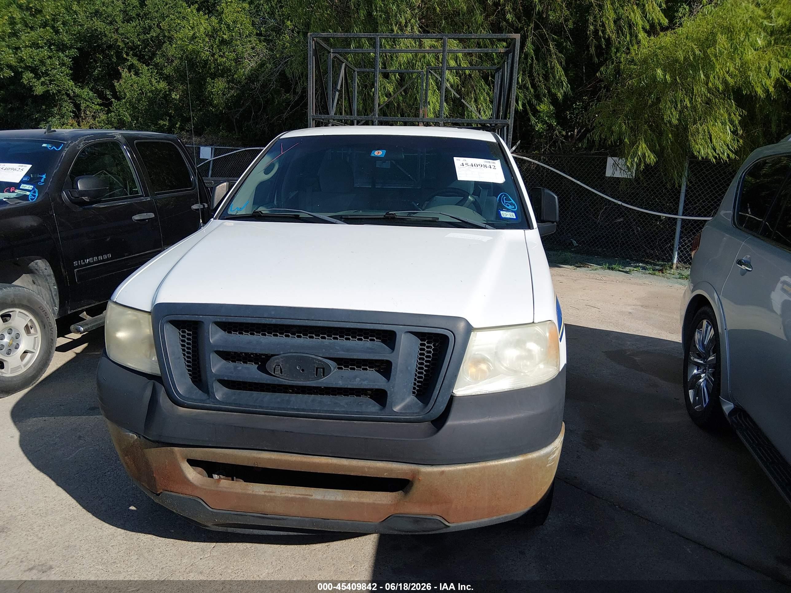 2007 Ford F-150 Stx/xl/xlt White vin: 1FTRF12287KC19667