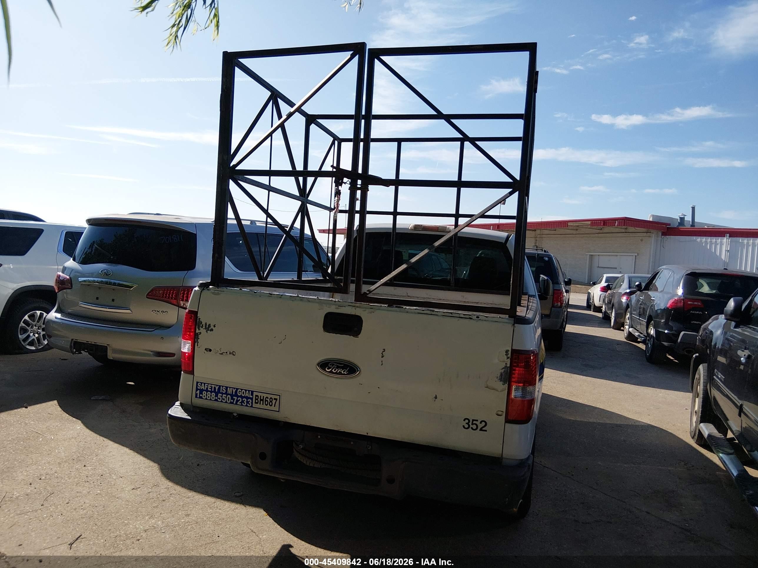 2007 Ford F-150 Stx/xl/xlt White vin: 1FTRF12287KC19667