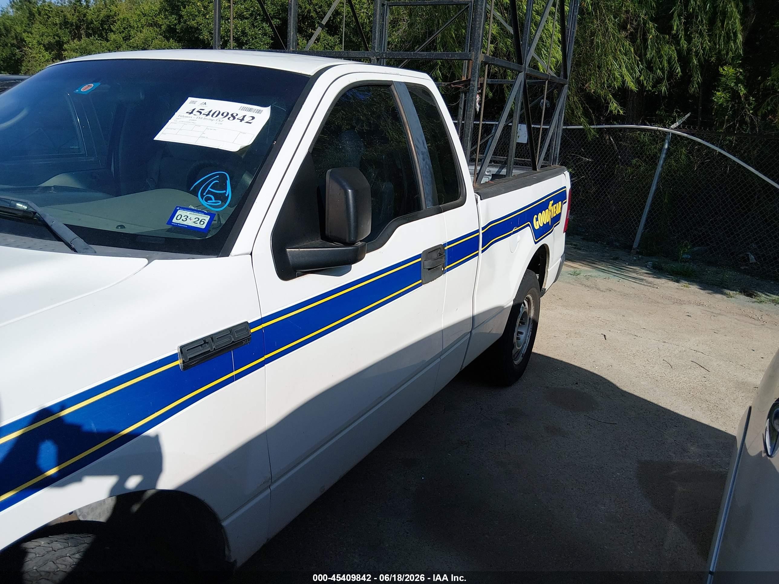 2007 Ford F-150 Stx/xl/xlt White vin: 1FTRF12287KC19667