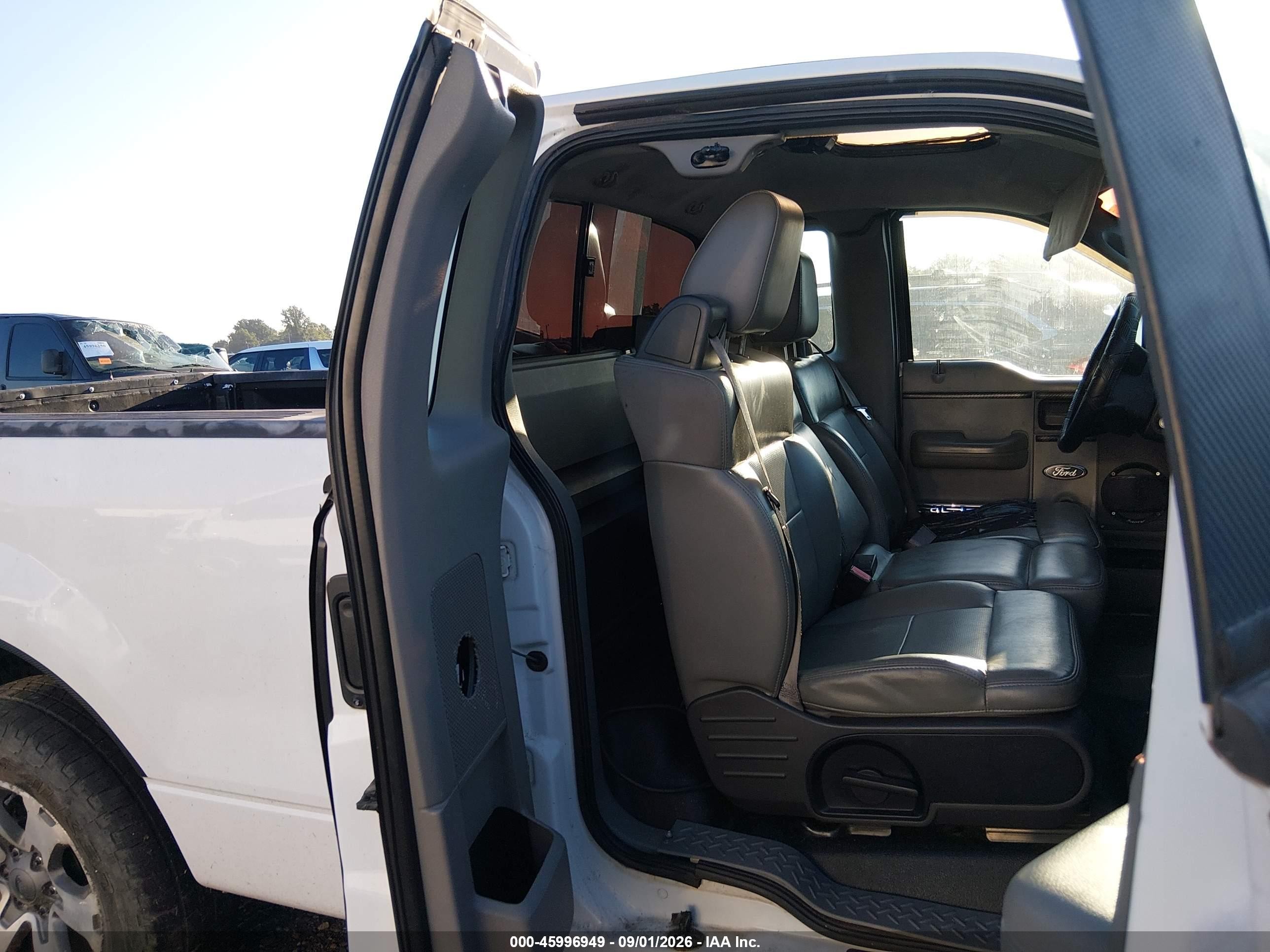 2007 Ford F-150 Stx/xl/xlt White vin: 1FTRF12287NA69252