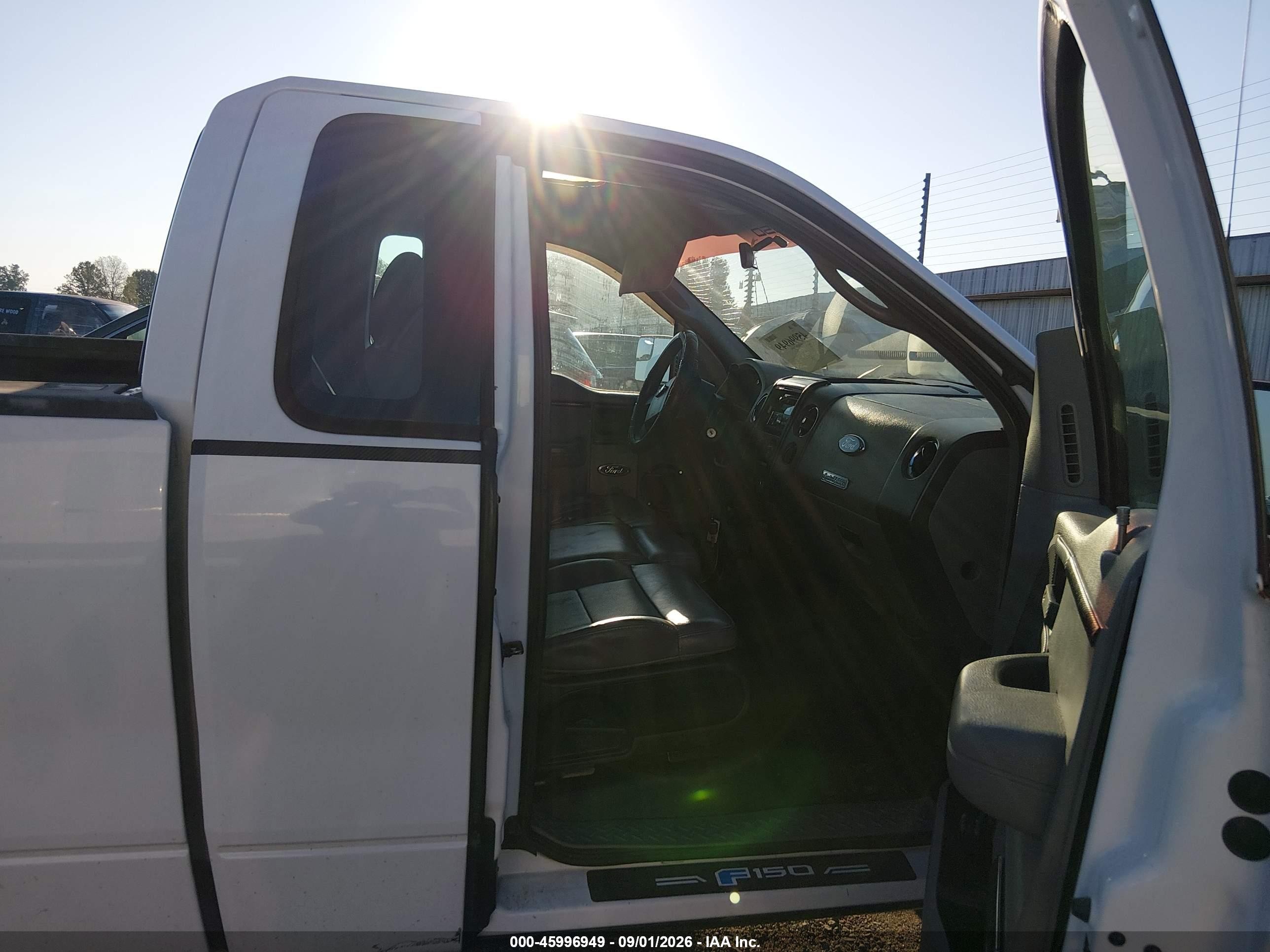 2007 Ford F-150 Stx/xl/xlt White vin: 1FTRF12287NA69252