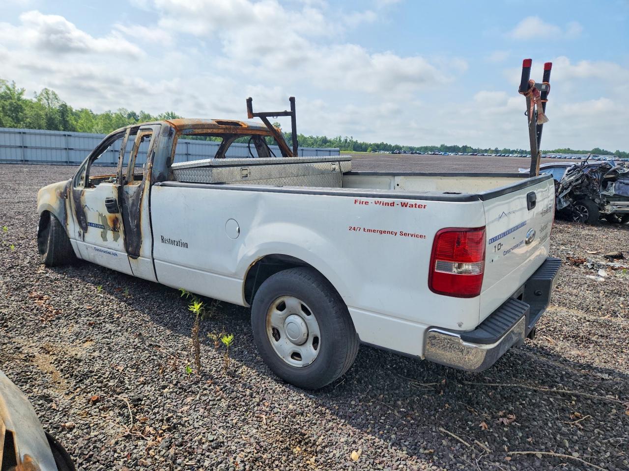 2008 Ford F150 White vin: 1FTRF12288KB31493