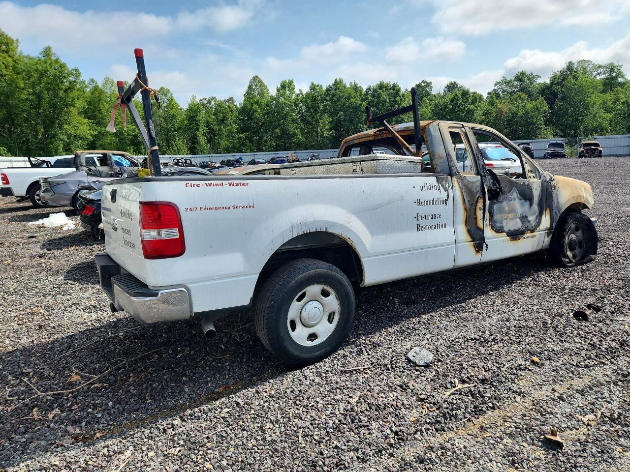 2008 Ford F150 White vin: 1FTRF12288KB31493