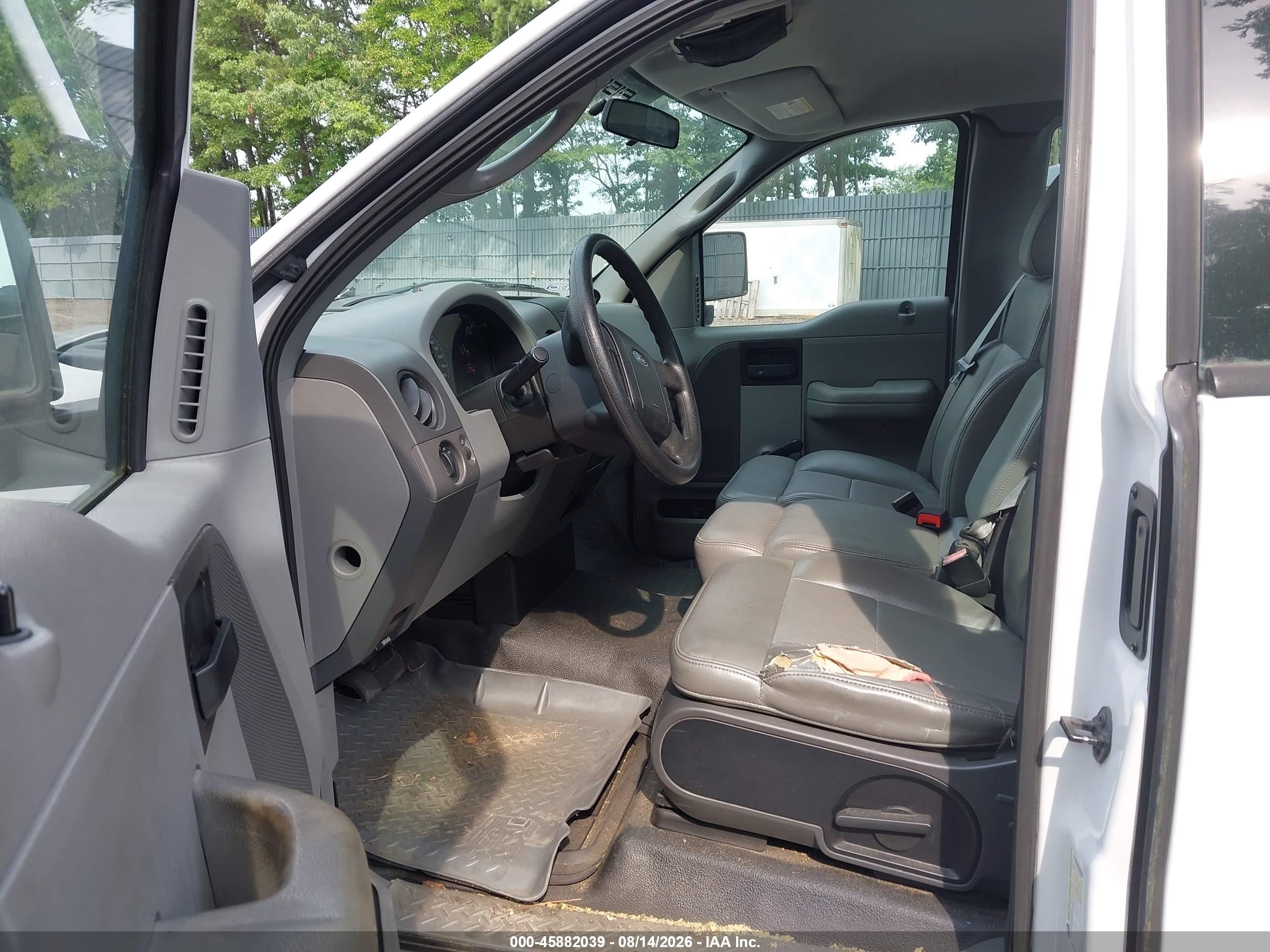2008 Ford F150   Белый vin: 1FTRF12288KB48083