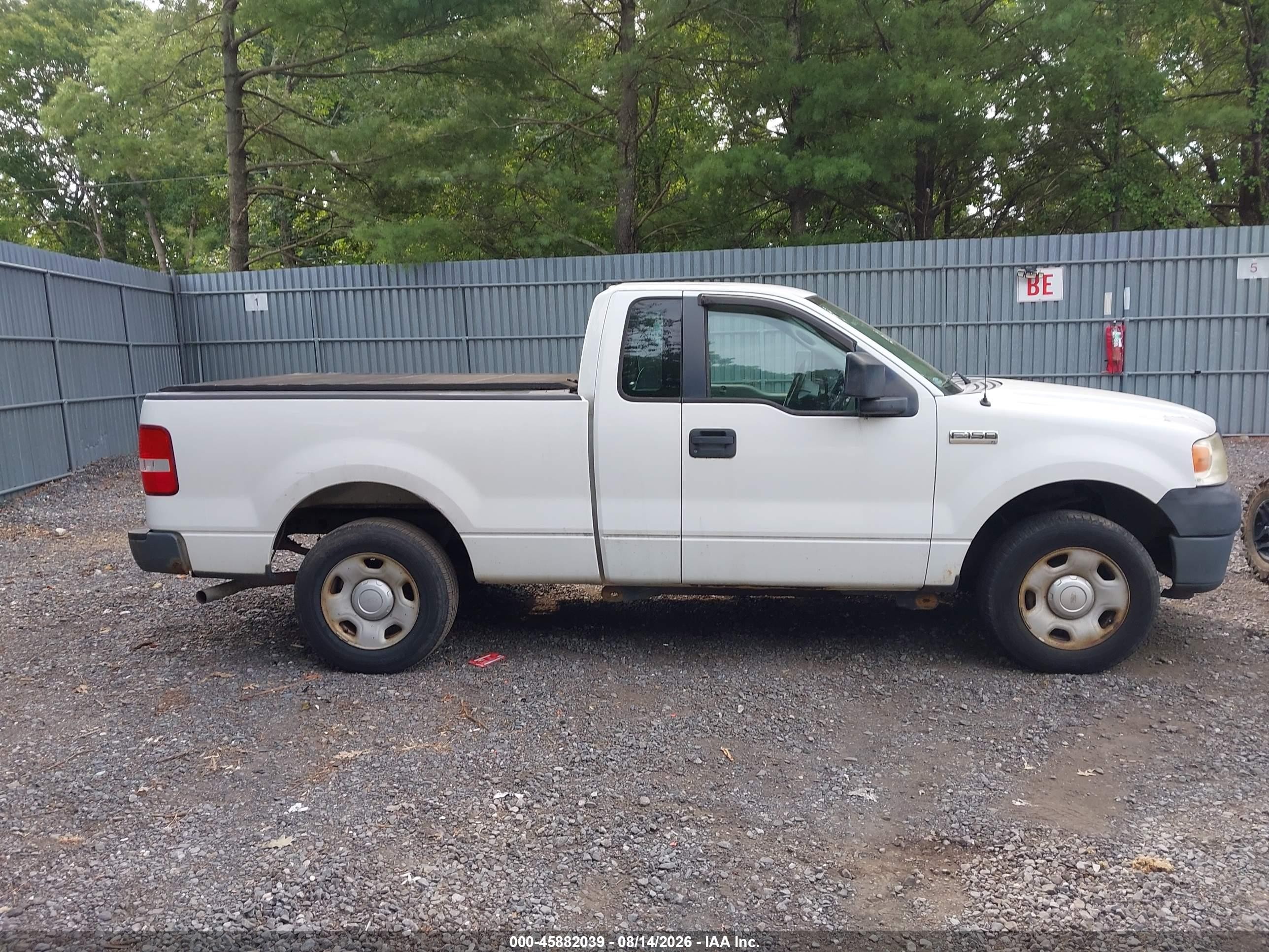 2008 Ford F150   Белый vin: 1FTRF12288KB48083