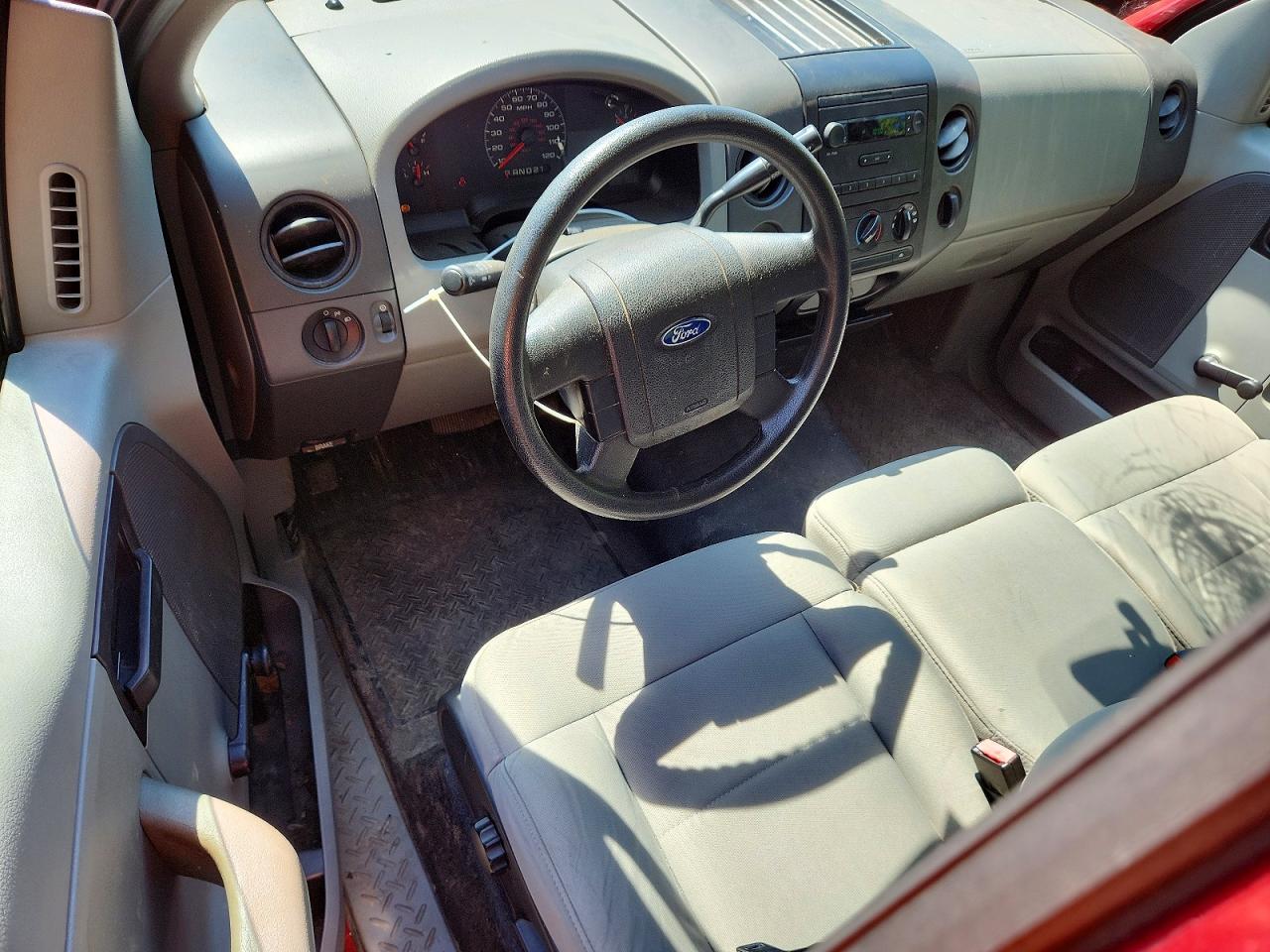 2008 Ford F150 Red vin: 1FTRF12288KB63800