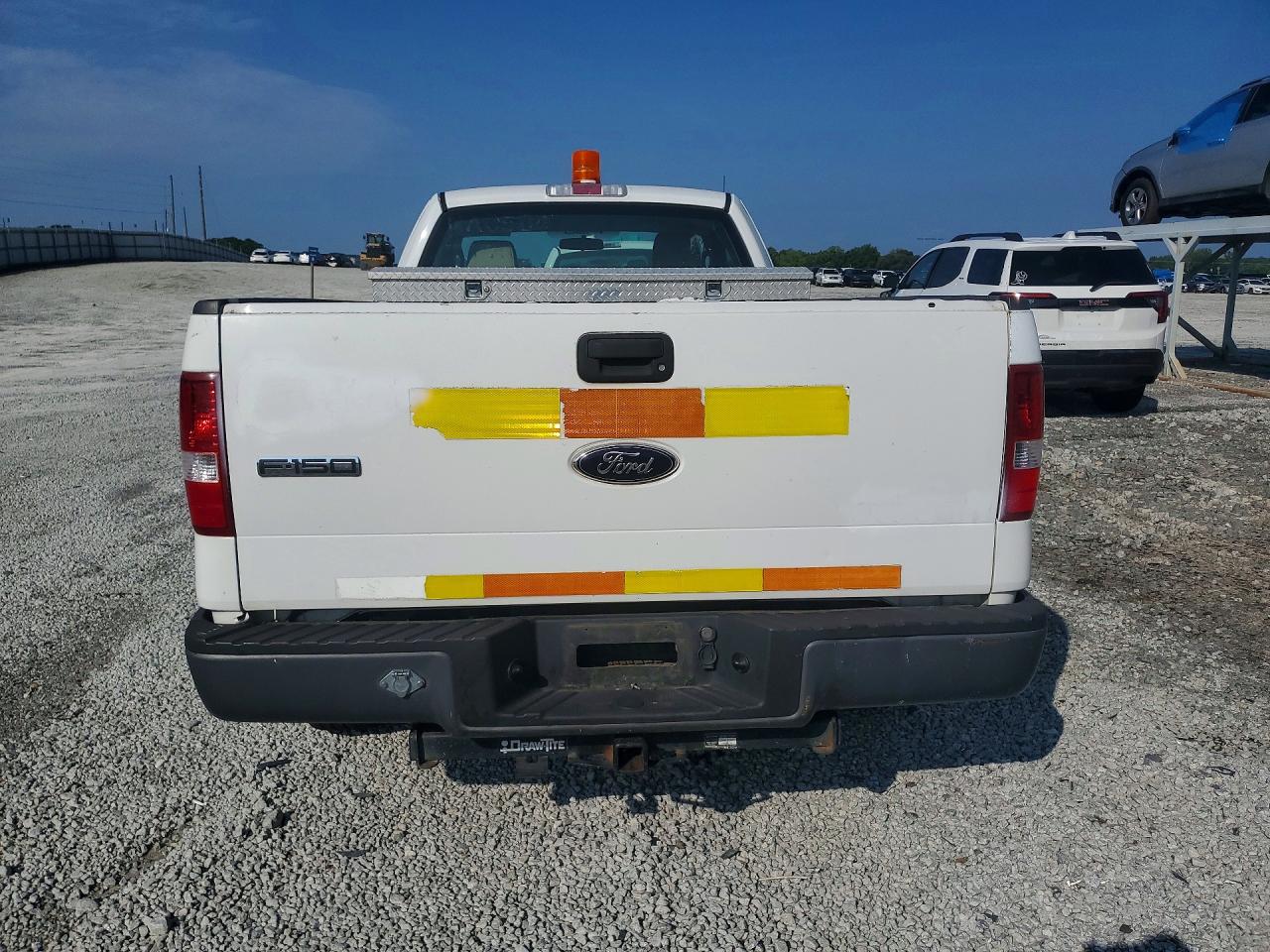 2008 Ford F150 Xl White vin: 1FTRF12288KB80600