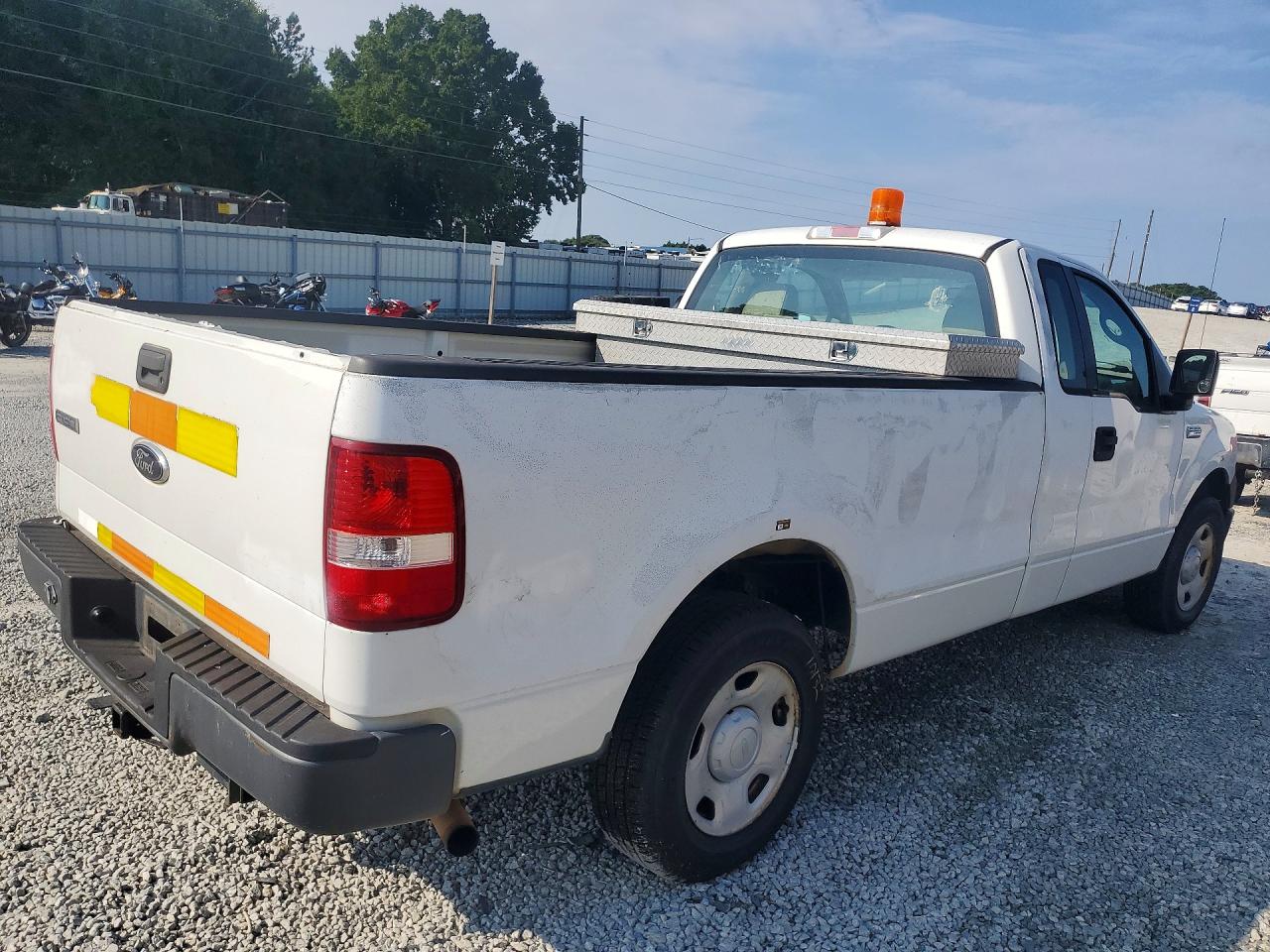 2008 Ford F150 Xl White vin: 1FTRF12288KB80600