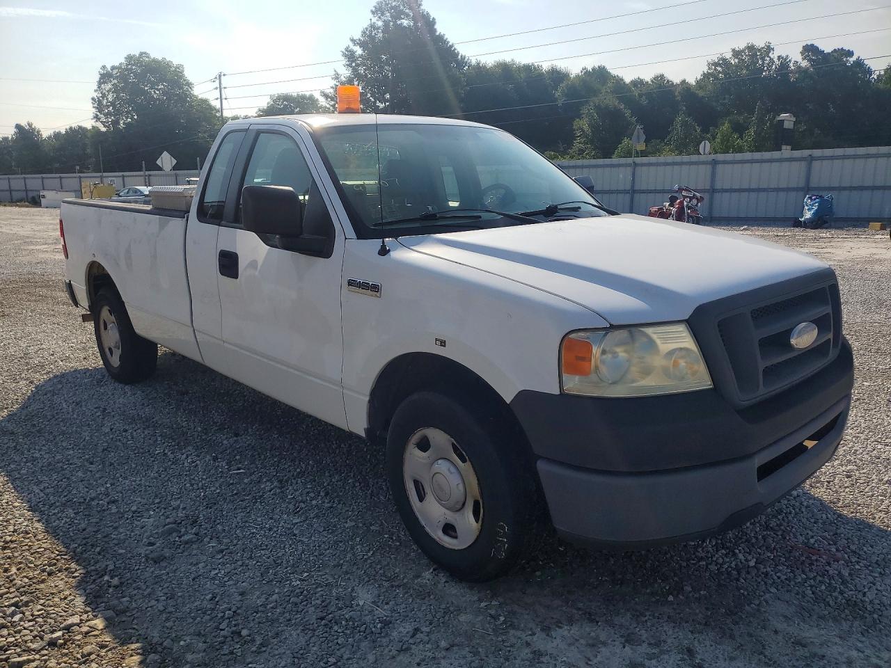 2008 Ford F150 Xl White vin: 1FTRF12288KB80600