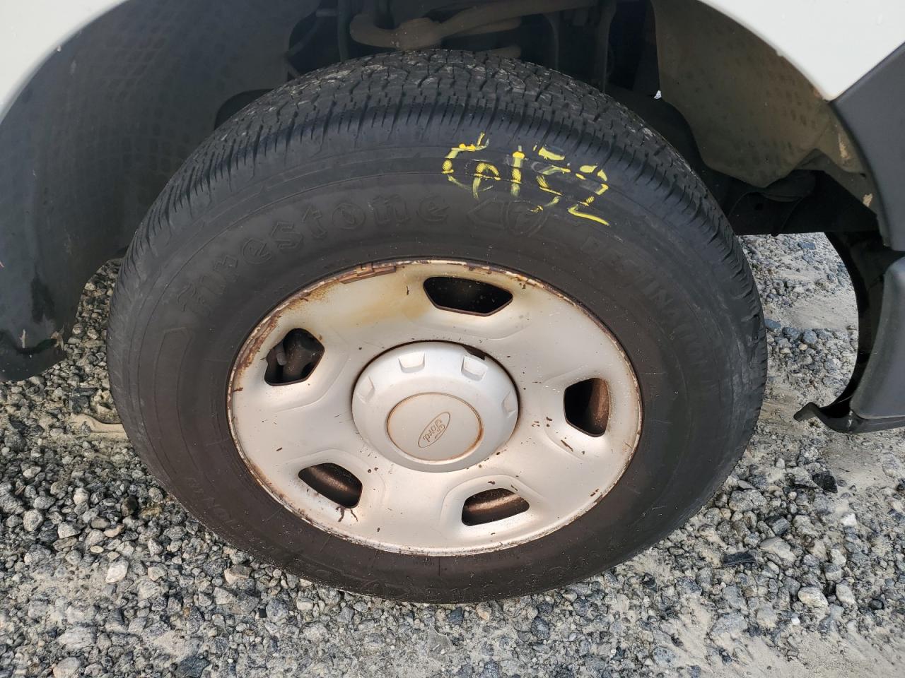 2008 Ford F150 Xl White vin: 1FTRF12288KB80600 Damage: Right Front Wheel, Curb Rash, 9 To 10 Inches
