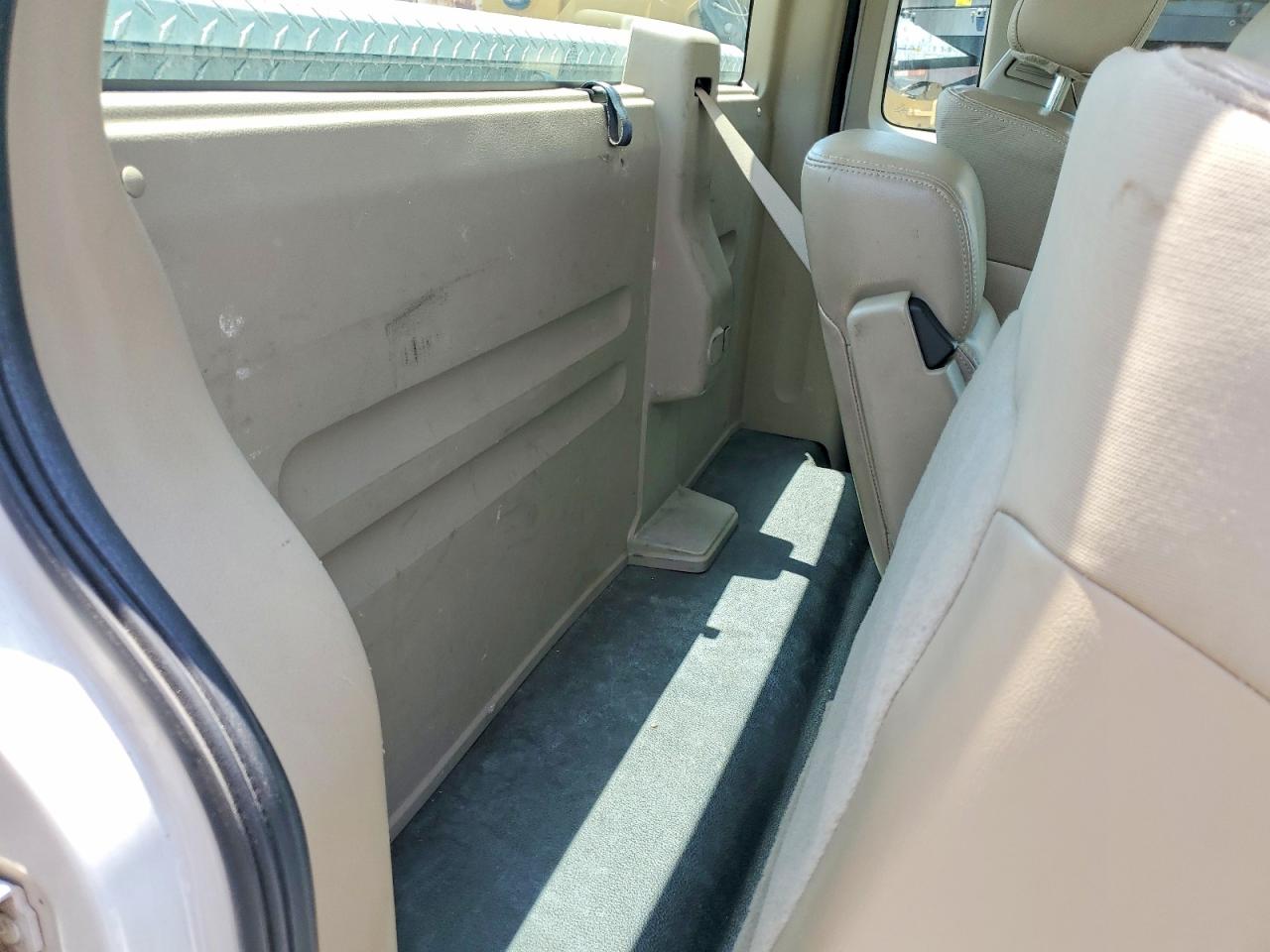2008 Ford F150 White vin: 1FTRF12288KC43002
