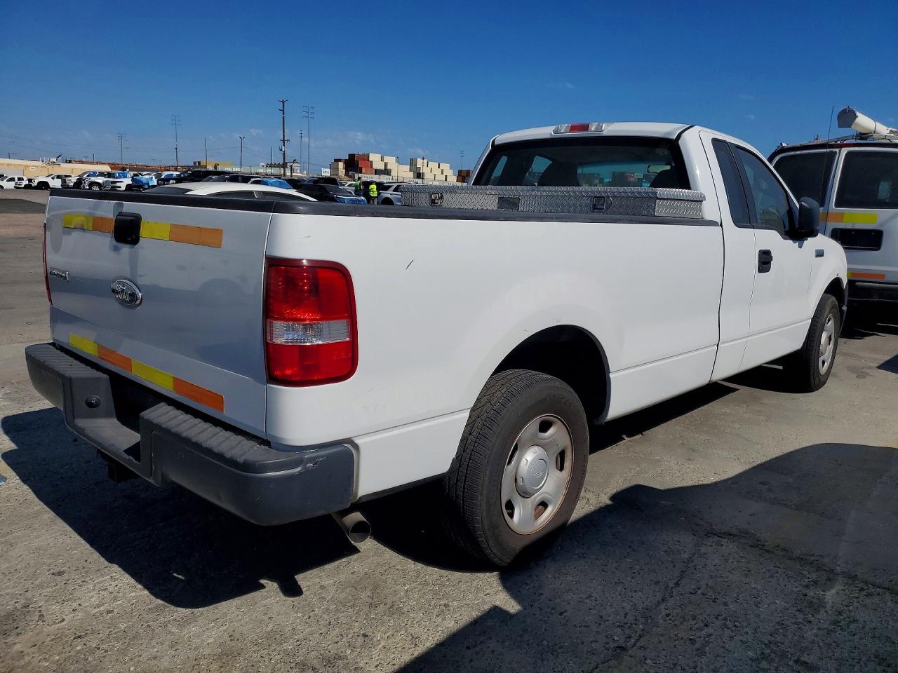 2008 Ford F150 White vin: 1FTRF12288KC43002