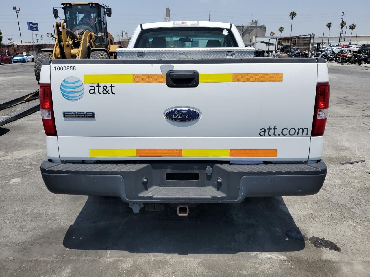 2008 Ford F150 White vin: 1FTRF12288KC43002 Damage: Tailgate, Peeling, 2 To 3 Inches