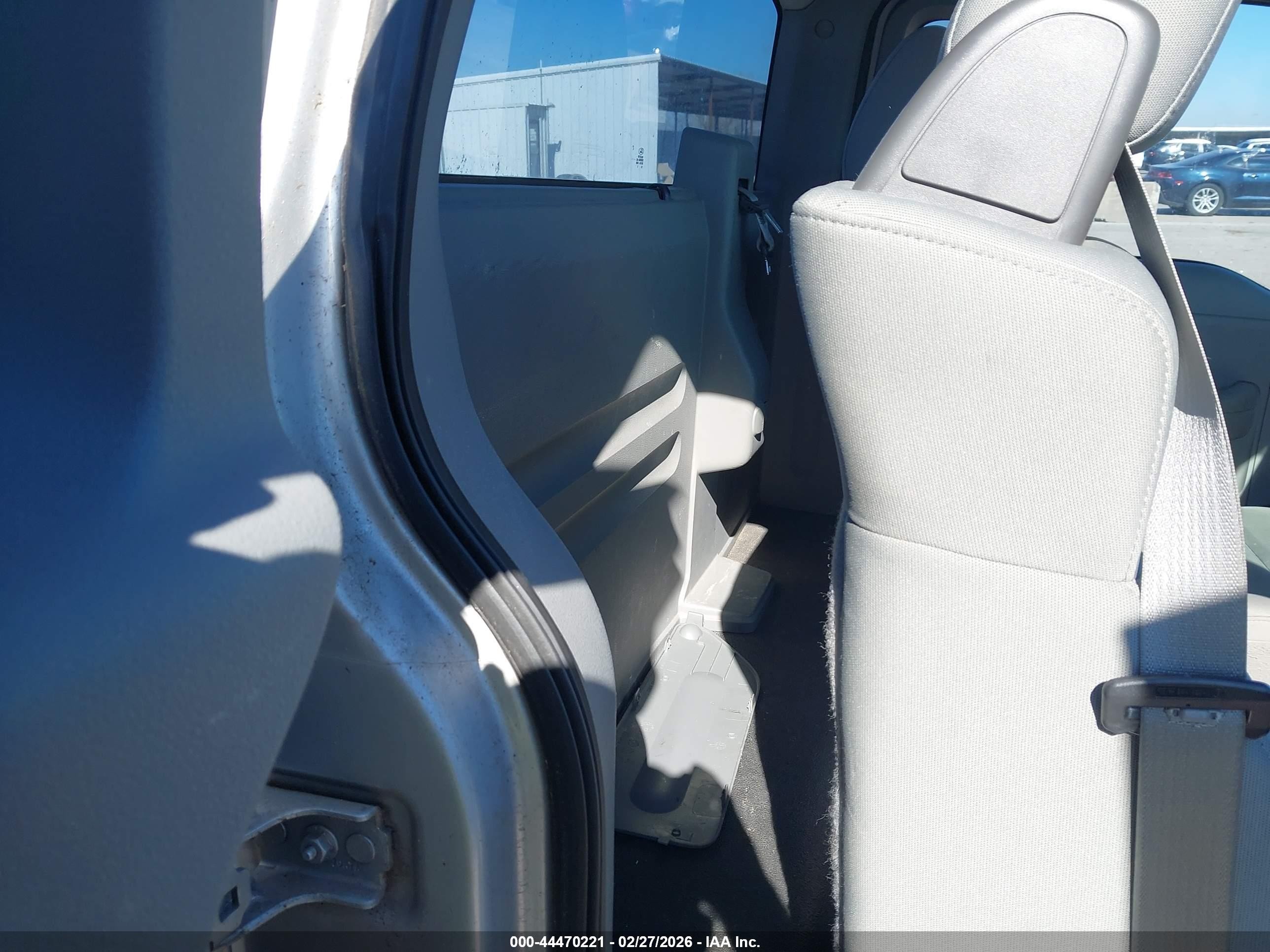 2008 Ford F-150 Stx/xl/xlt Silver vin: 1FTRF12288KC49205
