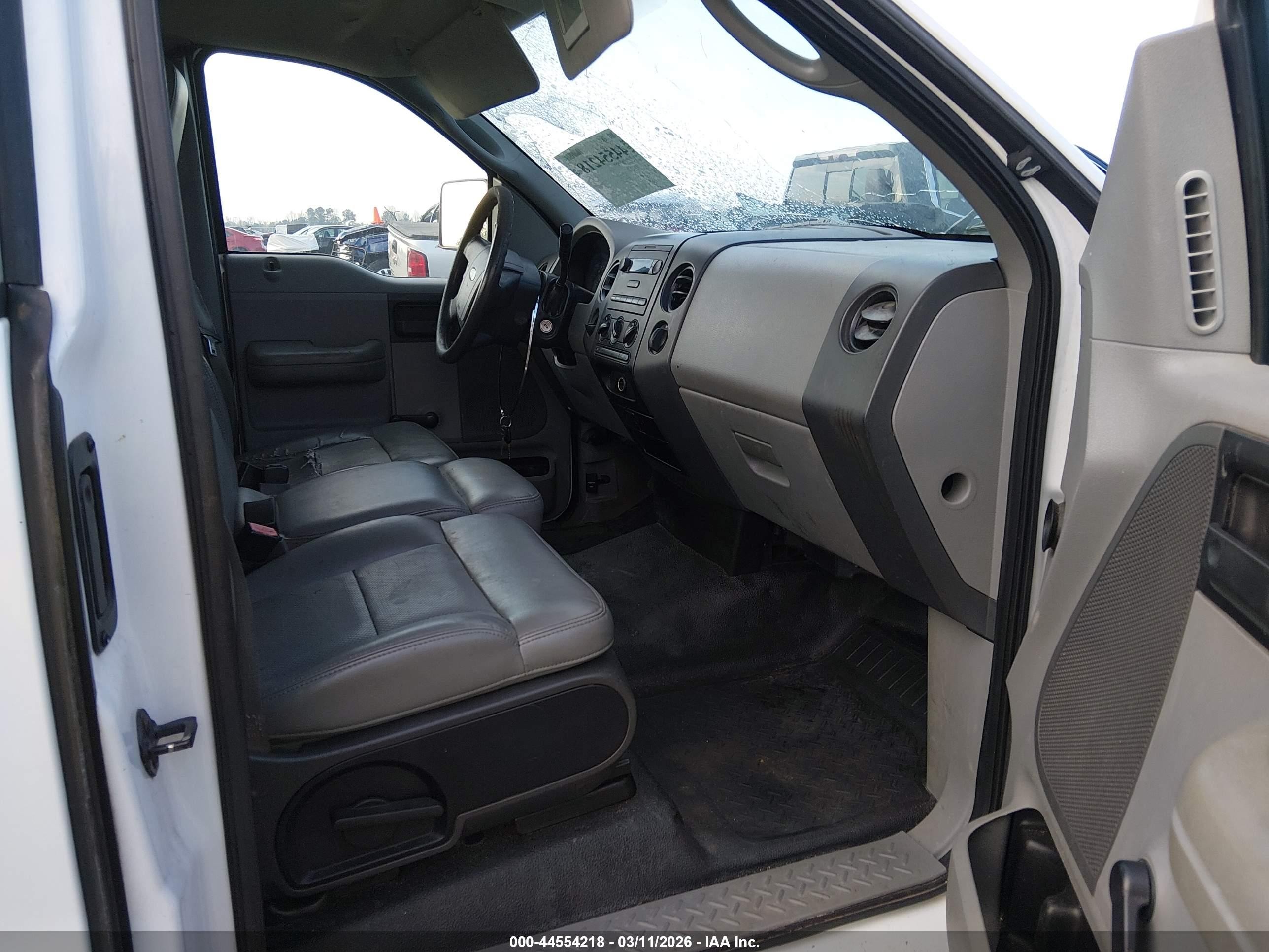 2008 Ford F-150 Stx/xl/xlt White vin: 1FTRF12288KC74203