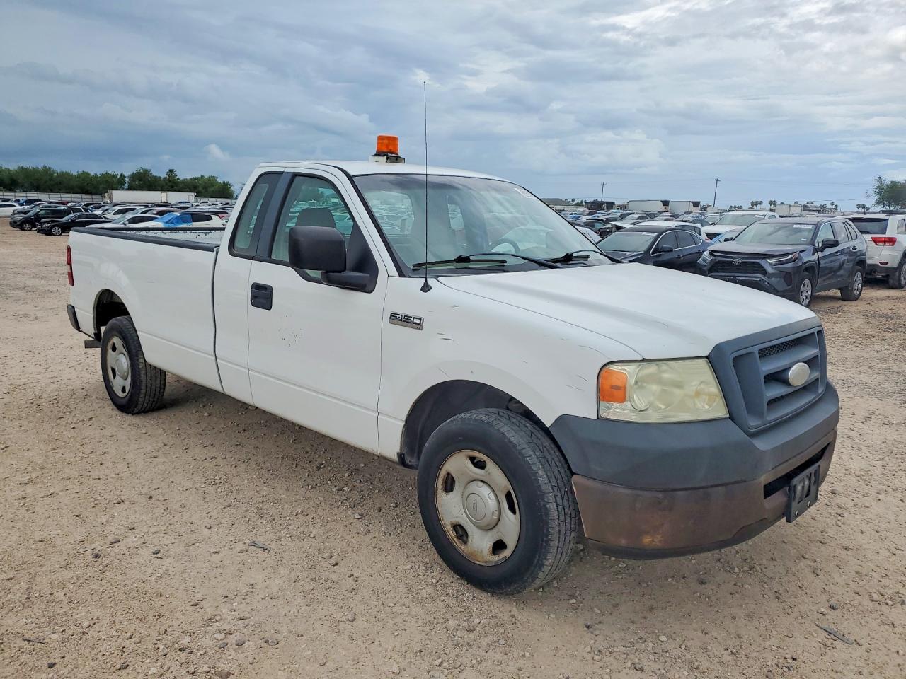 2008 Ford F150 White vin: 1FTRF12288KE32829