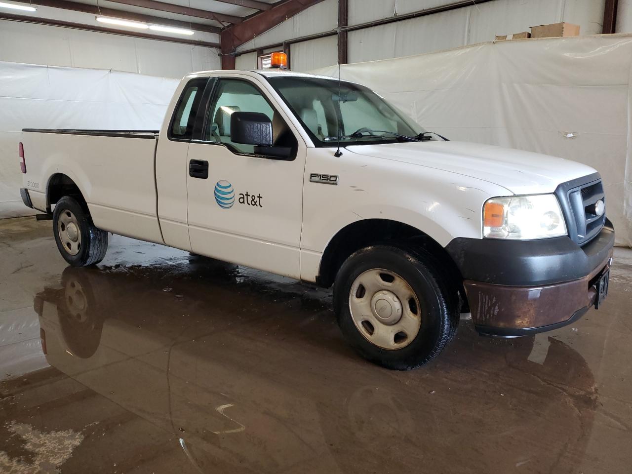 2008 Ford F150 White vin: 1FTRF12288KE32829 Damage: Right Front Fender, Multiple Scratches Heavy, 5