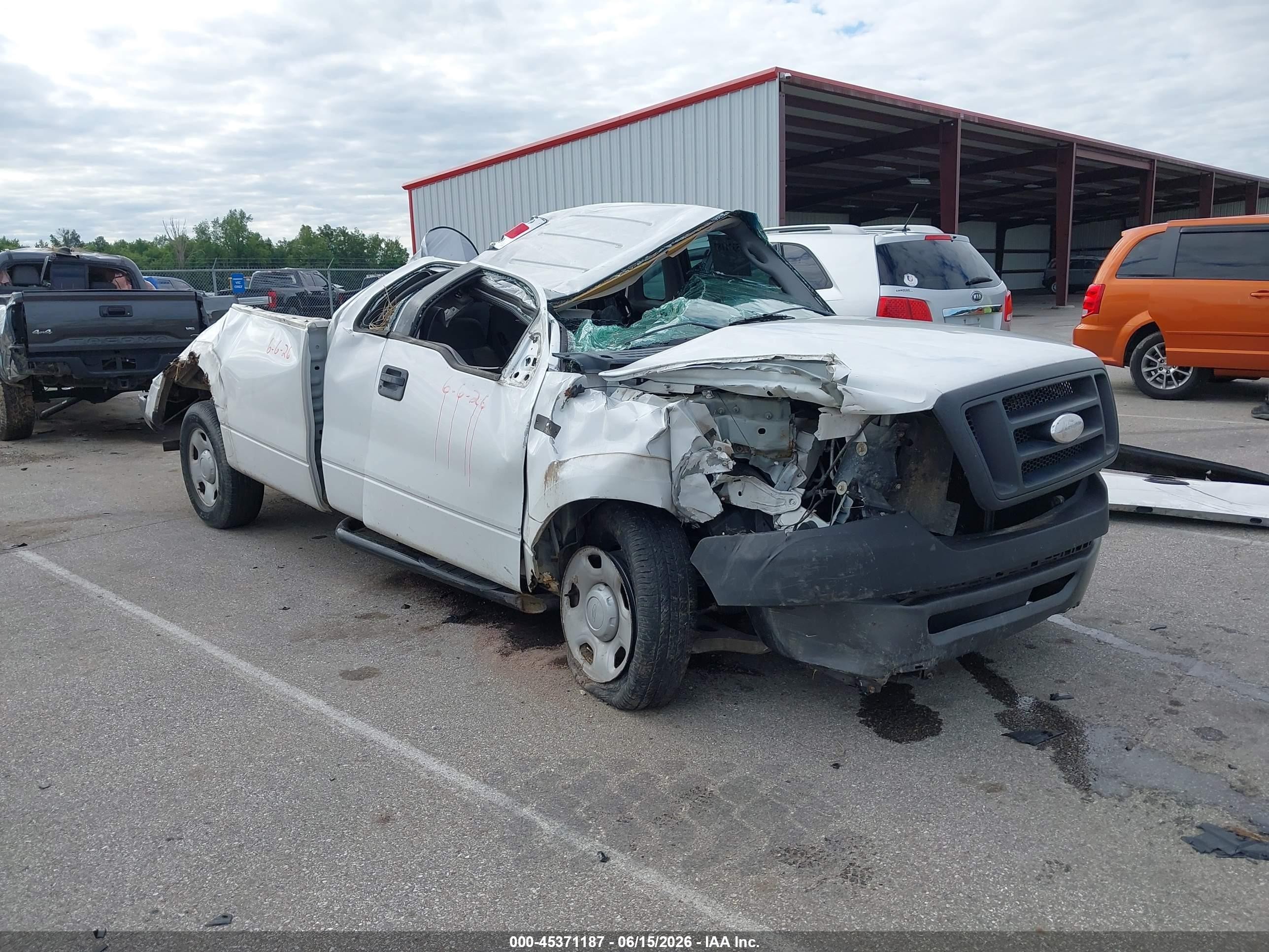 2008 Ford F-150 Stx/xl/xlt White vin: 1FTRF12288KE43930