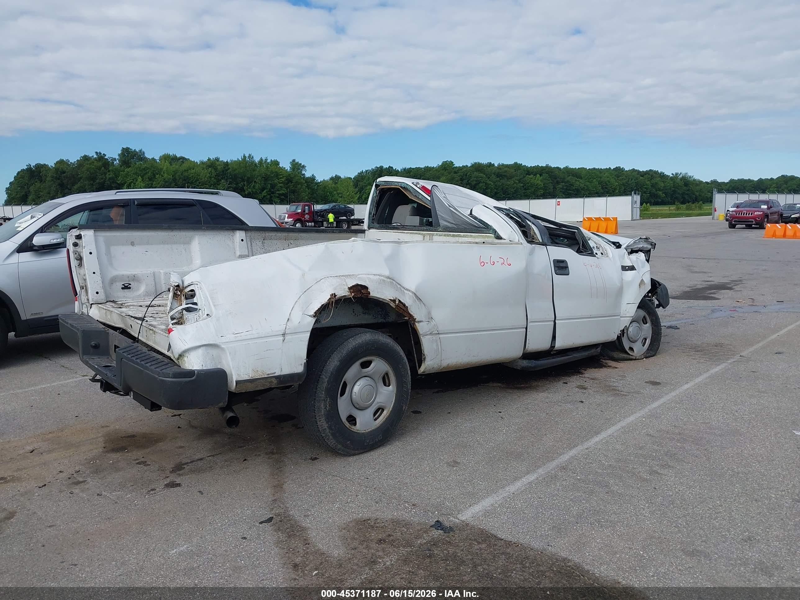 2008 Ford F-150 Stx/xl/xlt White vin: 1FTRF12288KE43930