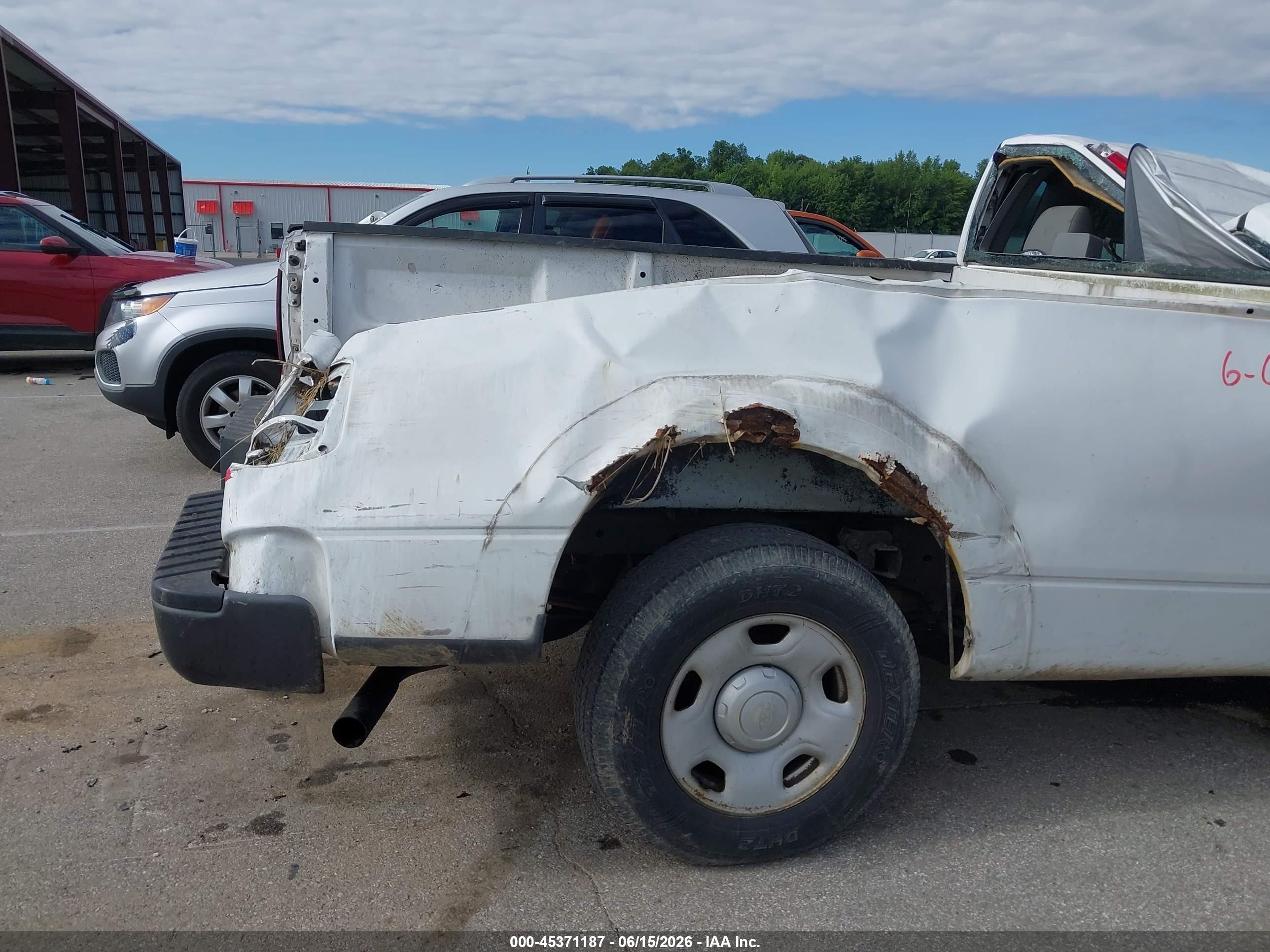 2008 Ford F-150 Stx/xl/xlt White vin: 1FTRF12288KE43930