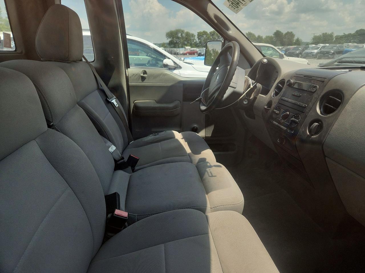 2006 Ford F150 White vin: 1FTRF12296NA71946