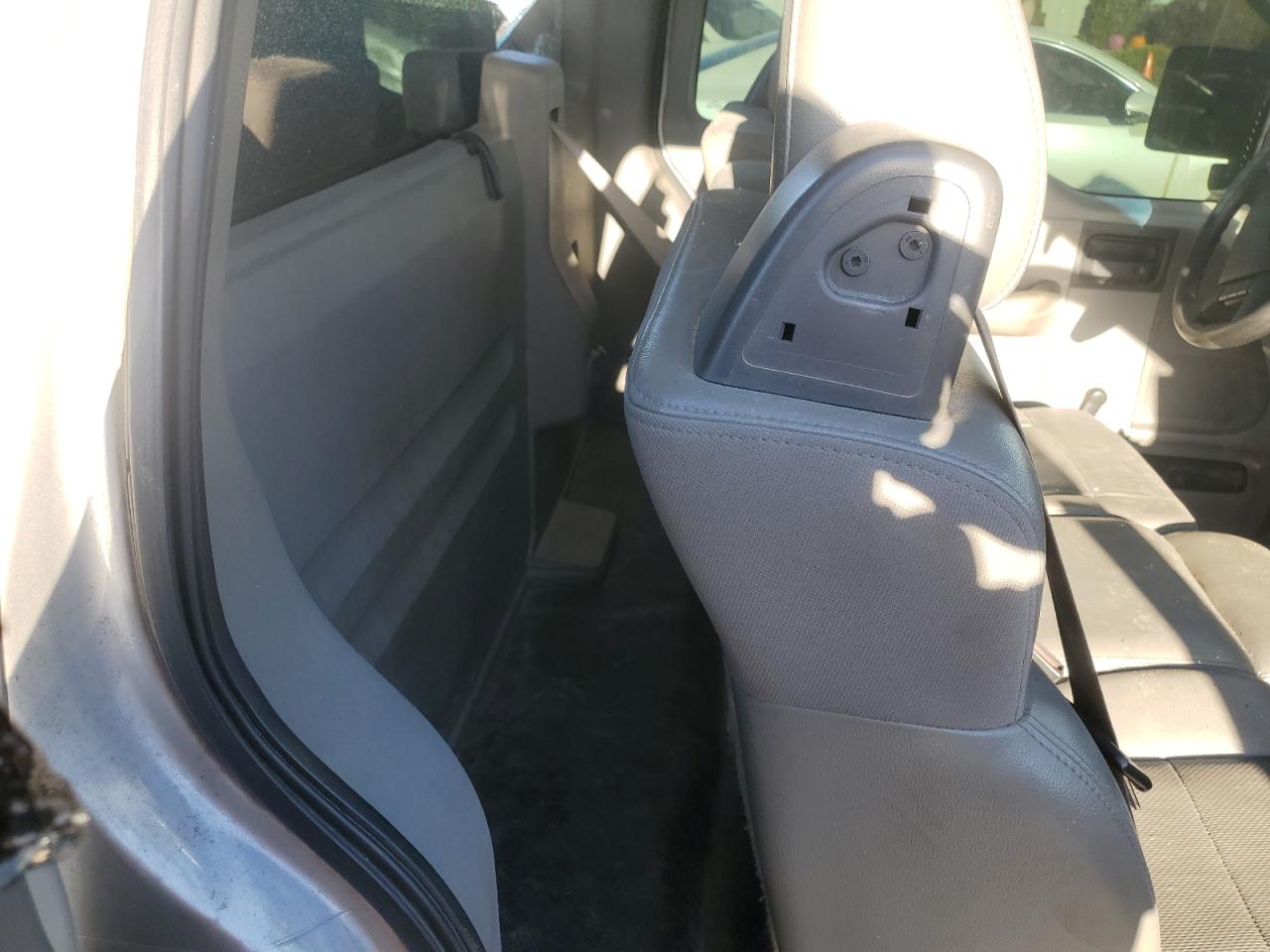 2006 Ford F150 Silver vin: 1FTRF12296NB45365
