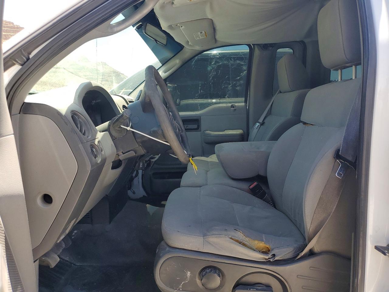 2007 Ford F150 White vin: 1FTRF12297KD44869