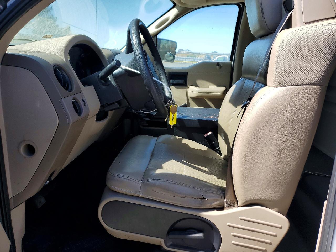 2008 Ford F150 Белый vin: 1FTRF12298KB87670