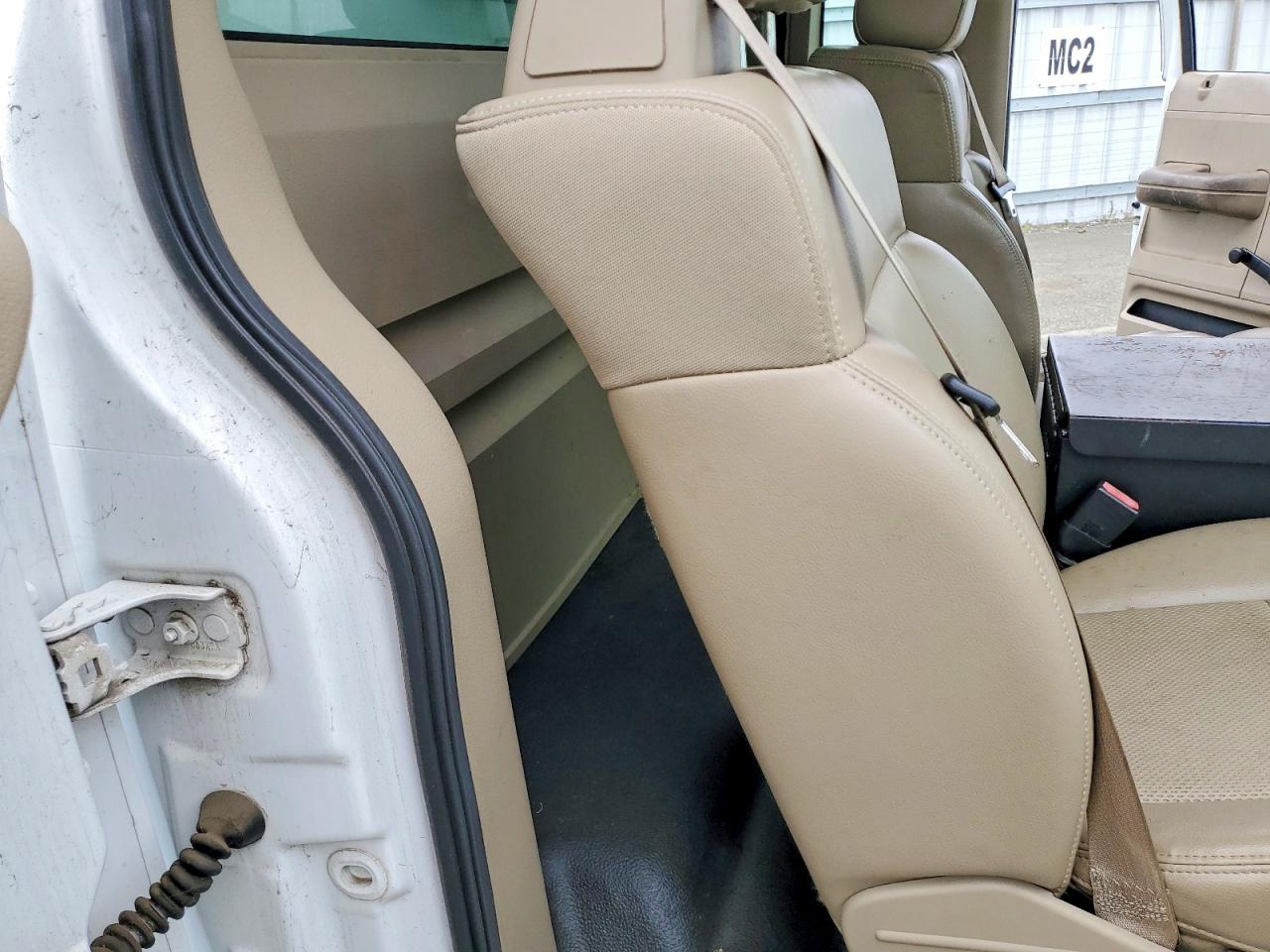 2008 Ford F150 Белый vin: 1FTRF12298KB87670