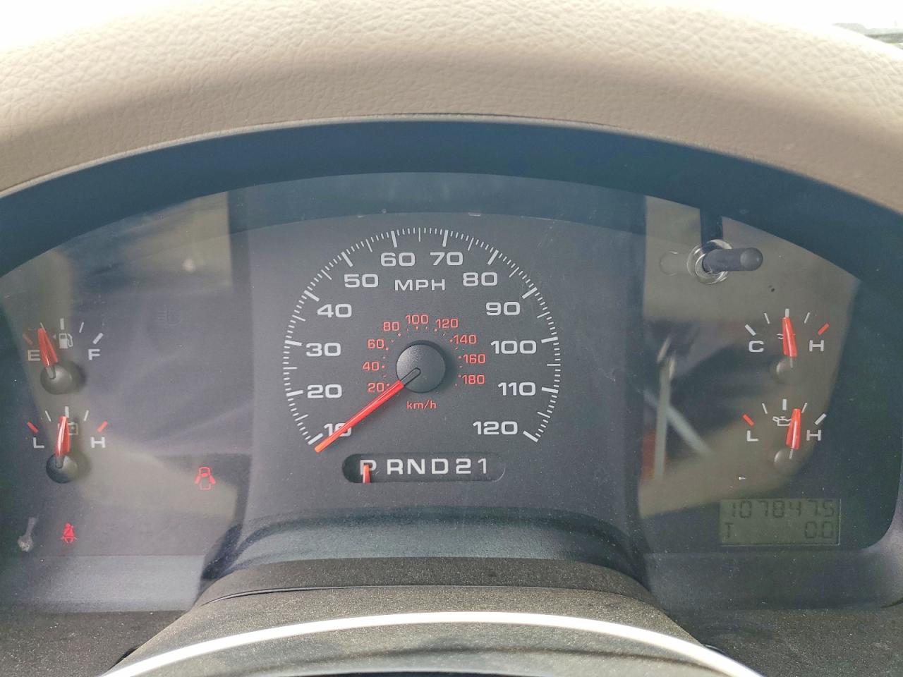 2008 Ford F150 Белый vin: 1FTRF12298KB87670