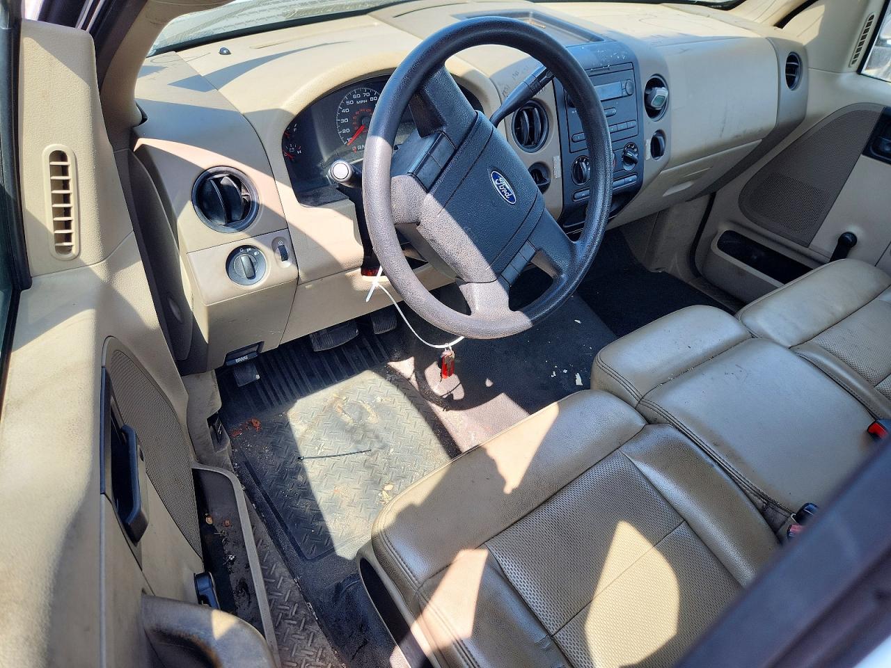 2008 Ford F150 White vin: 1FTRF12298KC95478