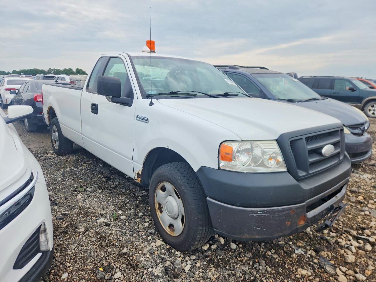 2008 Ford F150 White vin: 1FTRF12298KC95478