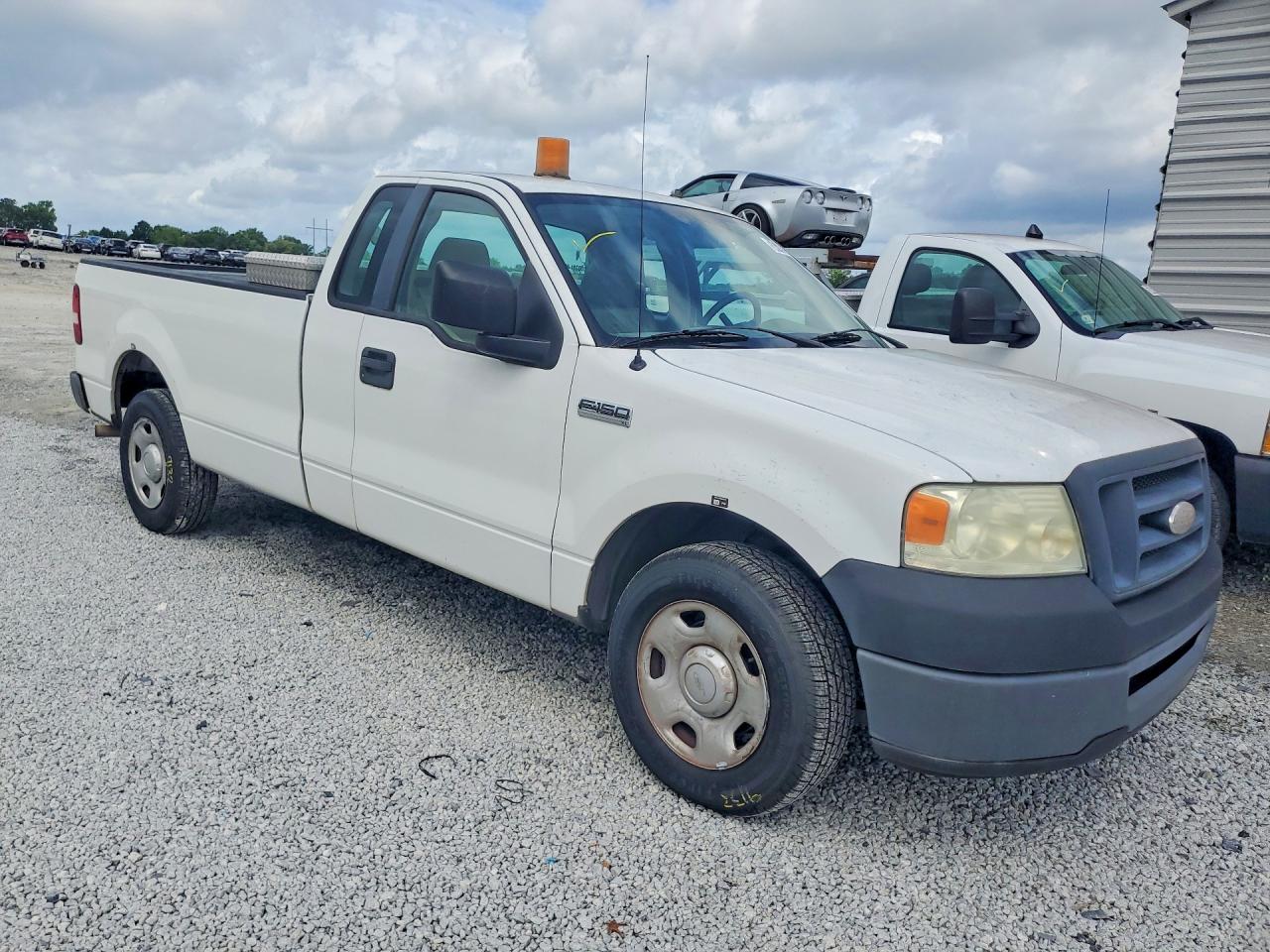 2008 Ford F150 Xl White vin: 1FTRF12298KD52519