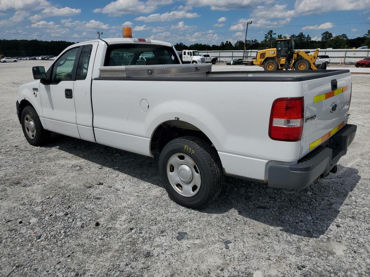 2008 Ford F150 Xl White vin: 1FTRF12298KD52519 Damage: Left Bed Side, Multiple Scratches Light, 10 Or More