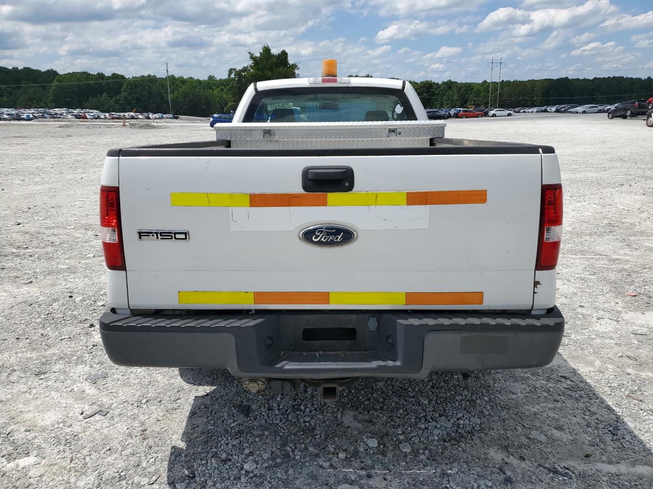 2008 Ford F150 Xl White vin: 1FTRF12298KD52519 Damage: Tailgate, Chipped, 10 Or More