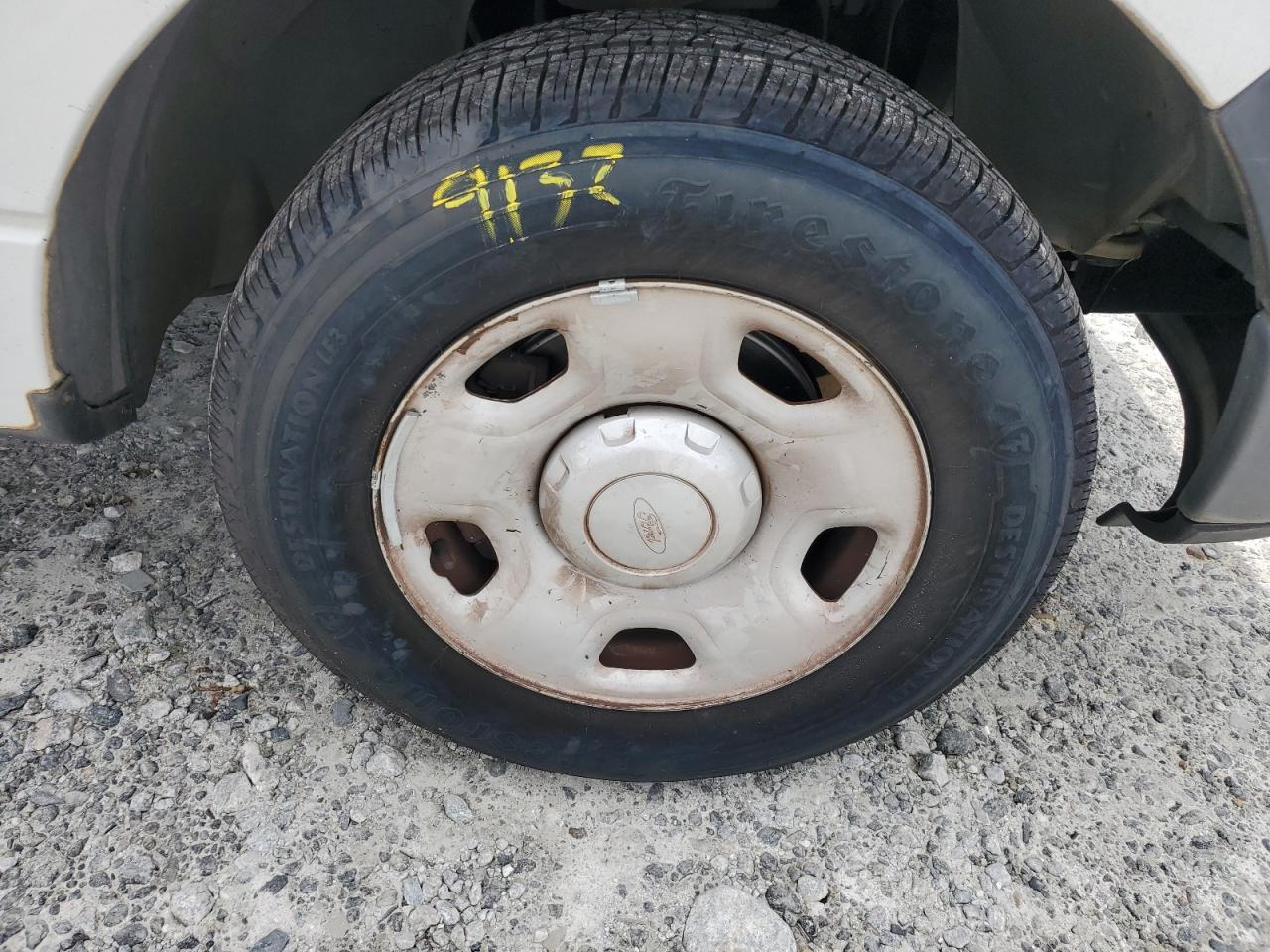 2008 Ford F150 Xl White vin: 1FTRF12298KD52519 Damage: Right Front Wheel, Chipped, 10 Or More