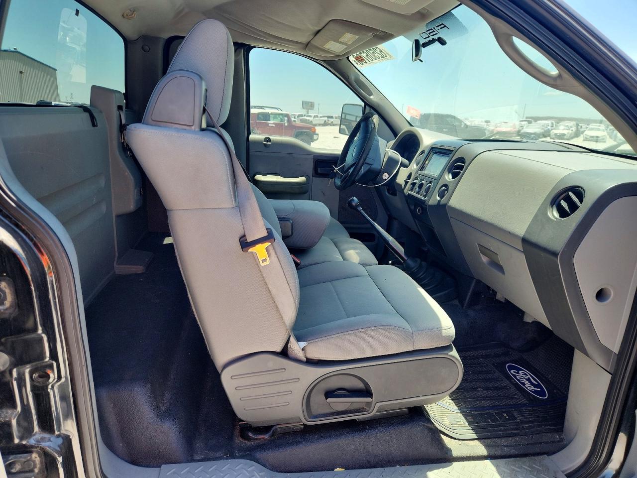 2008 Ford F150 Black vin: 1FTRF12298KE92070