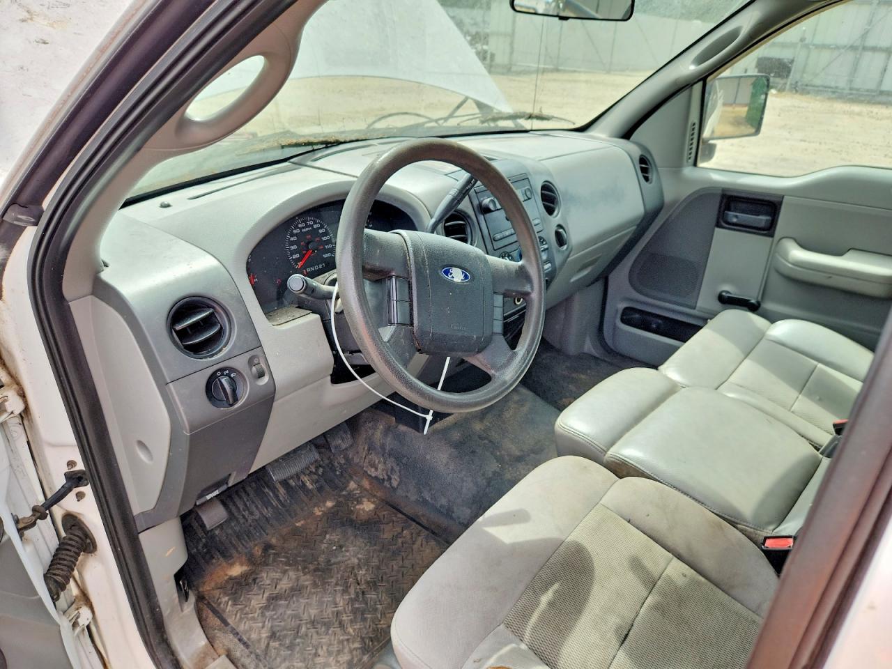 2005 Ford F150 White vin: 1FTRF122X5KC35964