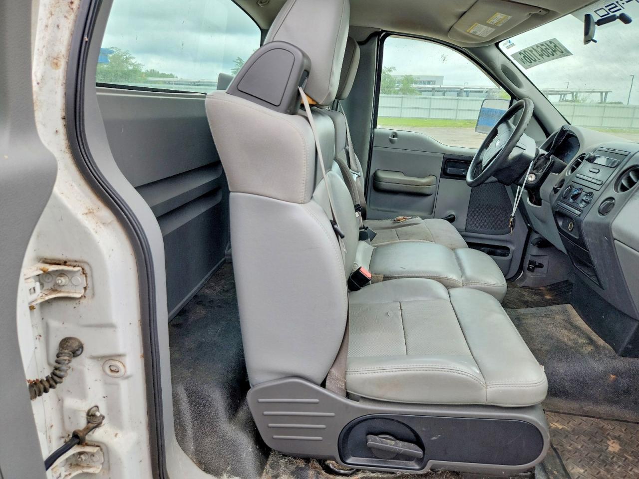 2005 Ford F150 White vin: 1FTRF122X5KC35964