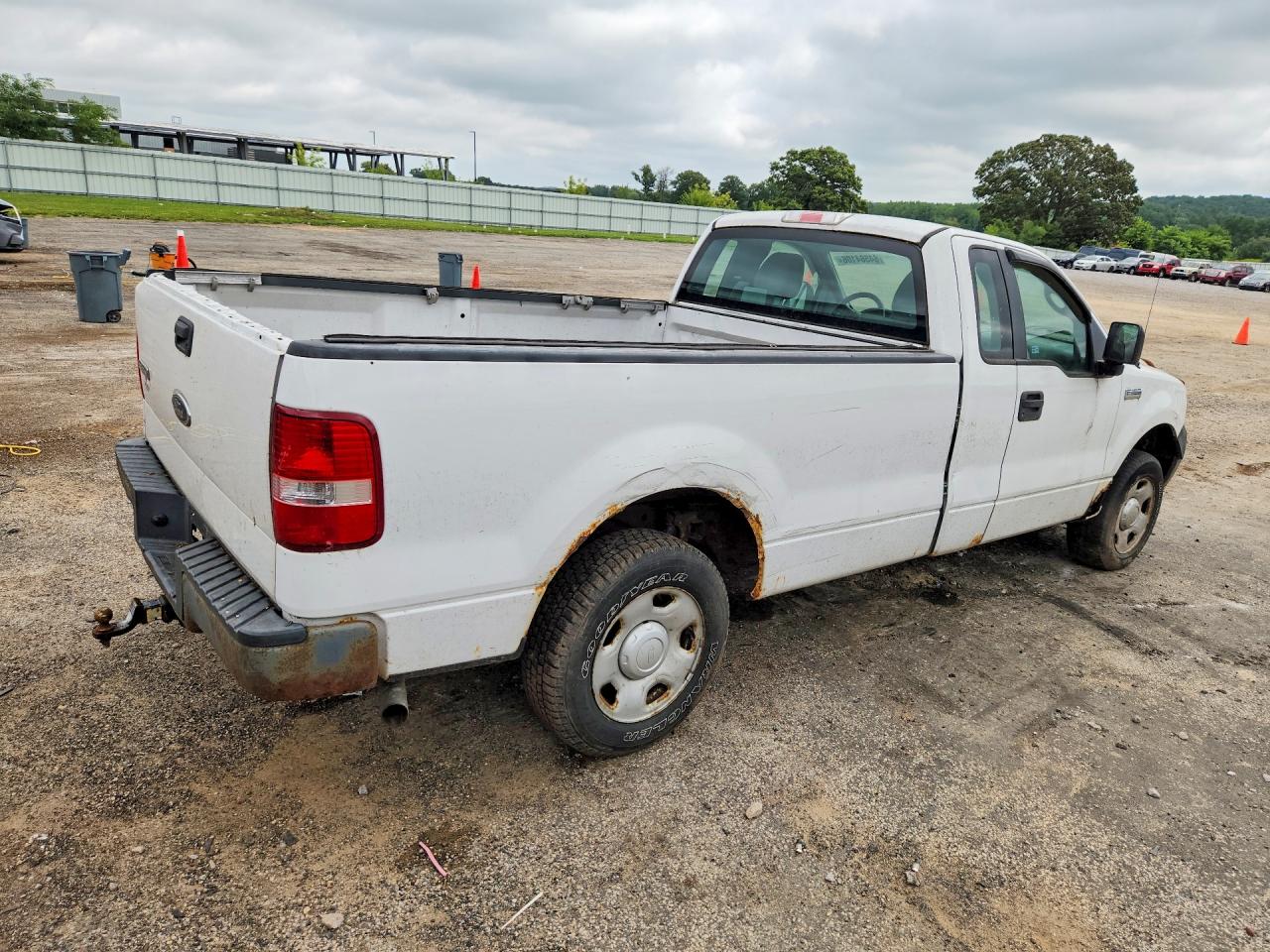 2005 Ford F150 White vin: 1FTRF122X5KC35964