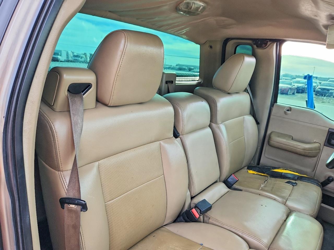 2005 Ford F150 Gold vin: 1FTRF122X5KD69552