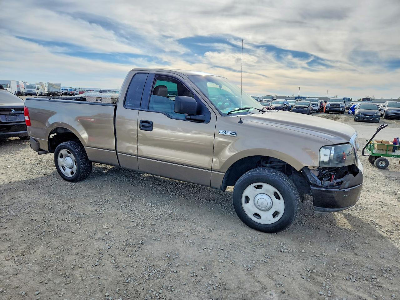 2005 Ford F150 Gold vin: 1FTRF122X5KD69552