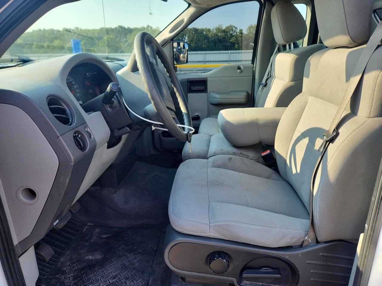 2006 Ford F150 Белый vin: 1FTRF122X6NB58495
